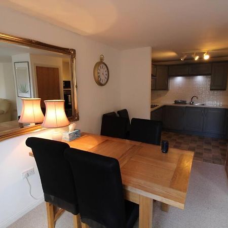 3 Bedroom Flat 10 Mins Walk To Bay And City Center Free Parking Cardiff Extérieur photo